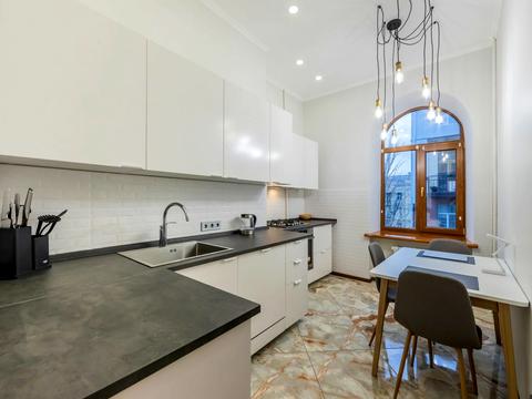 квартира за адресою Шота Руставелі вул., 33-Б