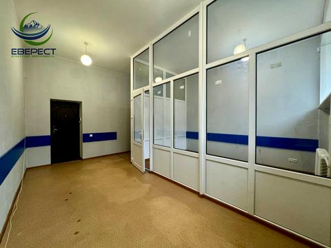коммерческая по адресу Возрождения просп., 2