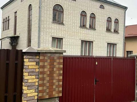 будинок за адресою Центральна, 5
