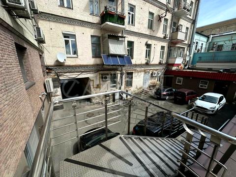 комерційна за адресою Київ, Тараса Шевченка бульв., 33-Б