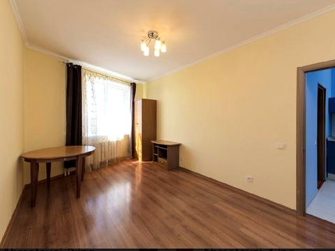 квартира за адресою Анни Ахматової вул., 45