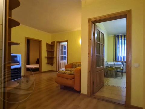 квартира за адресою Анни Ахматової вул., 18