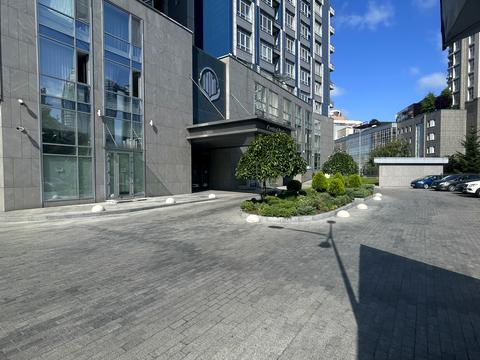 комерційна за адресою Джона Маккейна вул. (Івана Кудрі), 7