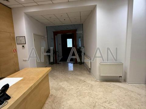 комерційна за адресою Михайлівська вул., 7