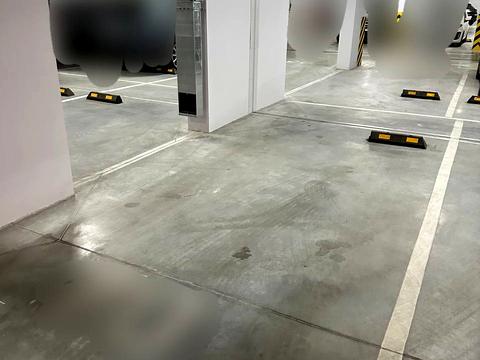 паркомісце за адресою Дніпровська набережна вул., 15-Ж