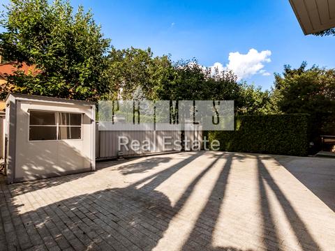 будинок за адресою Осіння