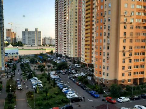 квартира за адресою Сім'ї Кульженків вул. (Петра Дегтяренка), 37