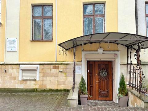 комерційна за адресою Поштова, 5