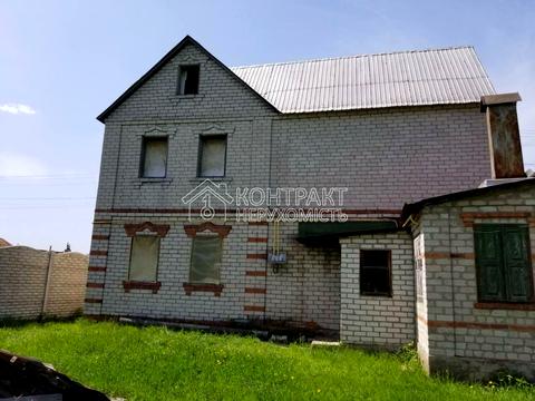дом по адресу пгт. Безлюдовка, Клубничная ул.