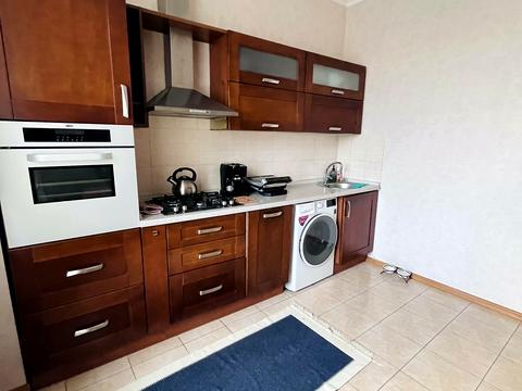 квартира по адресу Строителей ул., 30