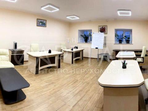 комерційна за адресою Лютеранська вул., 25