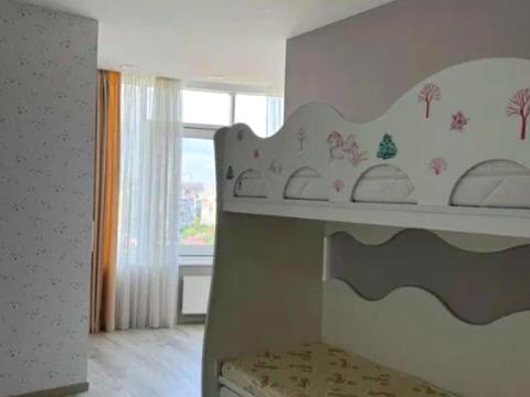 квартира за адресою Літературна вул., 8