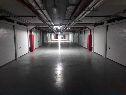 паркомісце за адресою Старонаводницька вул., 10
