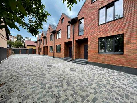 будинок за адресою Миколи Руденка вул. (Руденка)