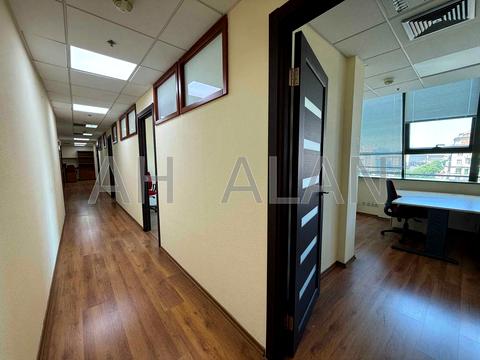 комерційна за адресою Велика Васильківська вул. (Червоноармійська), 1-3