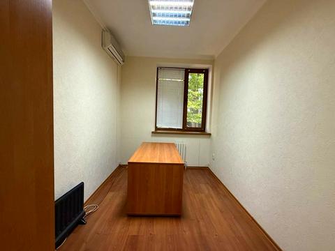 комерційна за адресою Незалежності вул., 18а