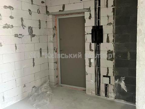 квартира за адресою Причальна, 8