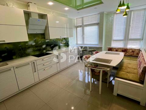 квартира за адресою Анни Ахматової вул., 22