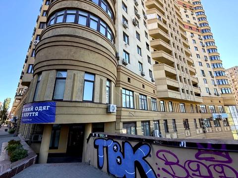 комерційна за адресою Дмитрівська вул., 75