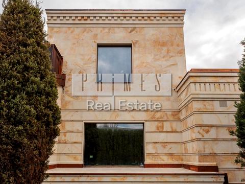 будинок за адресою Набережна вул.