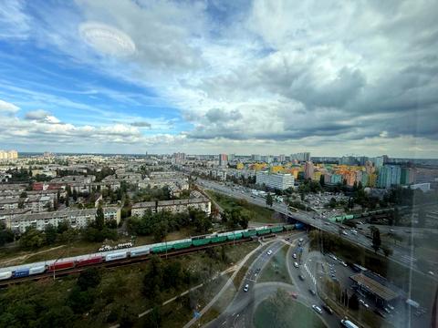 комерційна за адресою Соборності просп. (Возз'єднання), 30