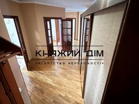 квартира за адресою Митрополита Андрея Шептицького вул. (Анатолія Луначарського), 10