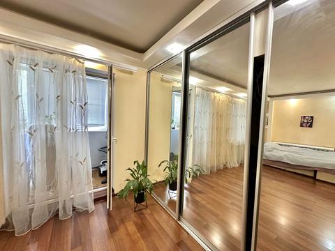 квартира за адресою 12 квітня, 2