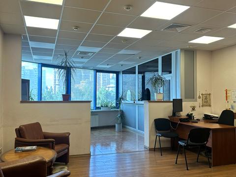 коммерческая по адресу Миколы Бажана просп., 14-А