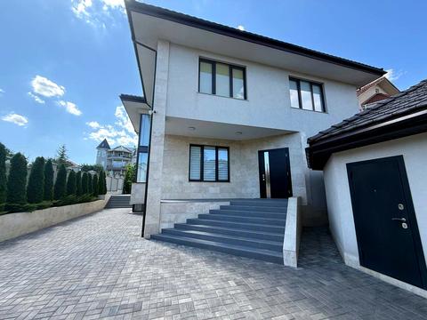 будинок за адресою Центральна вул.