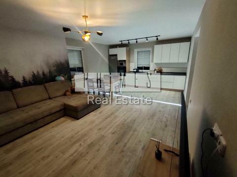 дом по адресу вул. Шкільна