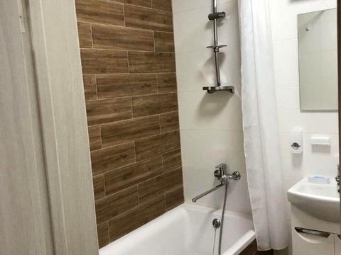 квартира за адресою Врубеля М., 42