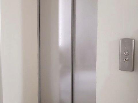 комерційна за адресою Глибочицька вул., 40