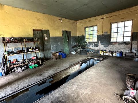 комерційна за адресою Далекосхідна, 15