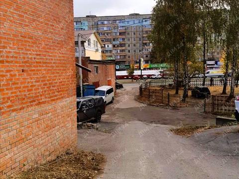 паркомісце за адресою Чураївни вул., 1