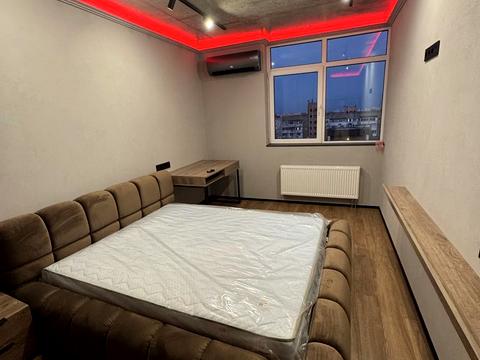 квартира по адресу Олександра Олеся ул., 2-В
