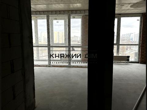 квартира за адресою Причальна вул., 8
