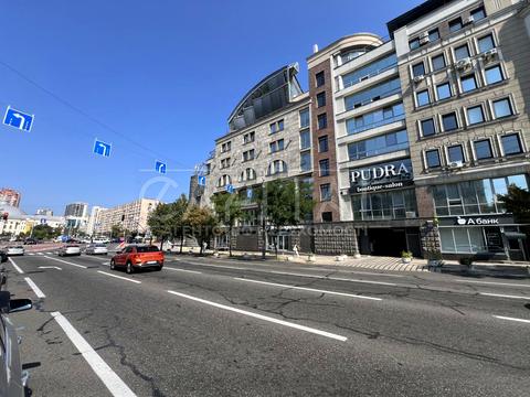 комерційна за адресою Саксаганського вул., 120