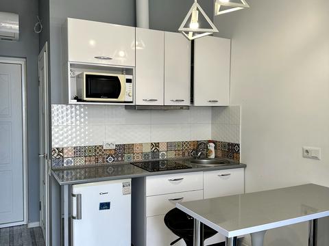 квартира за адресою Літературна вул., 8