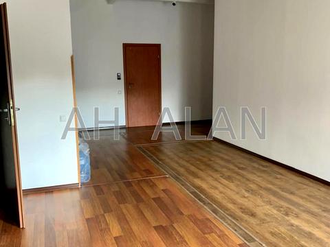 комерційна за адресою Межигірська вул., 87-А