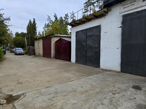 паркомісце за адресою Авіаконструктора Антонова вул., 11а