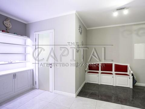 квартира за адресою Анни Ахматової вул., 34
