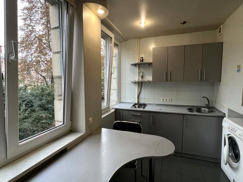 комерційна за адресою Рибальська вул., 3