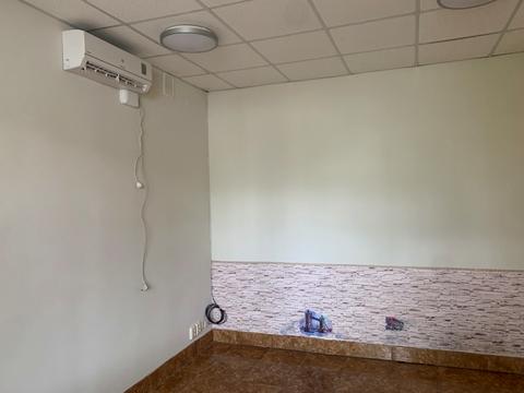 комерційна за адресою Водопровідна вул., 20