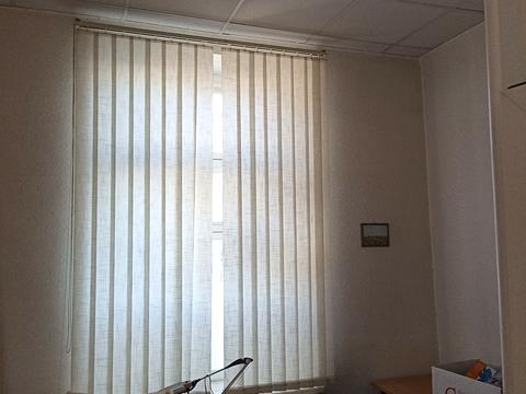 комерційна за адресою Пастера вул., 12