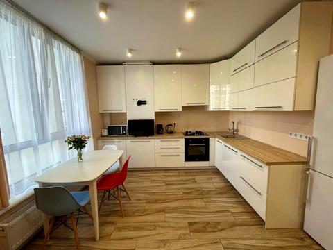 квартира за адресою Практична вул., 1