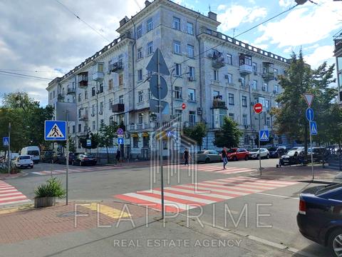 комерційна за адресою Київ, Братська вул., 10