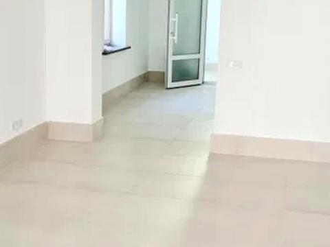 комерційна за адресою Матейки, 28