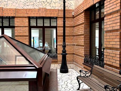 комерційна за адресою Михайлівська вул., 7