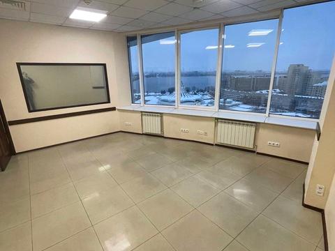 комерційна за адресою вул.Королеви Єлизавети, 2