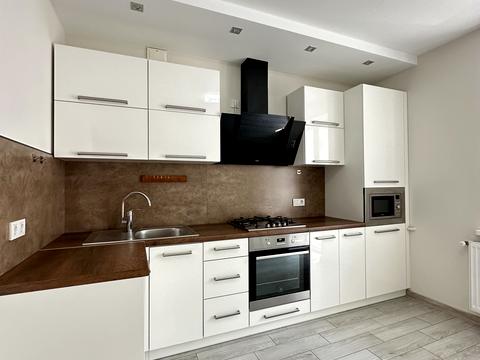 квартира за адресою Василя Симоненка вул., 30-2